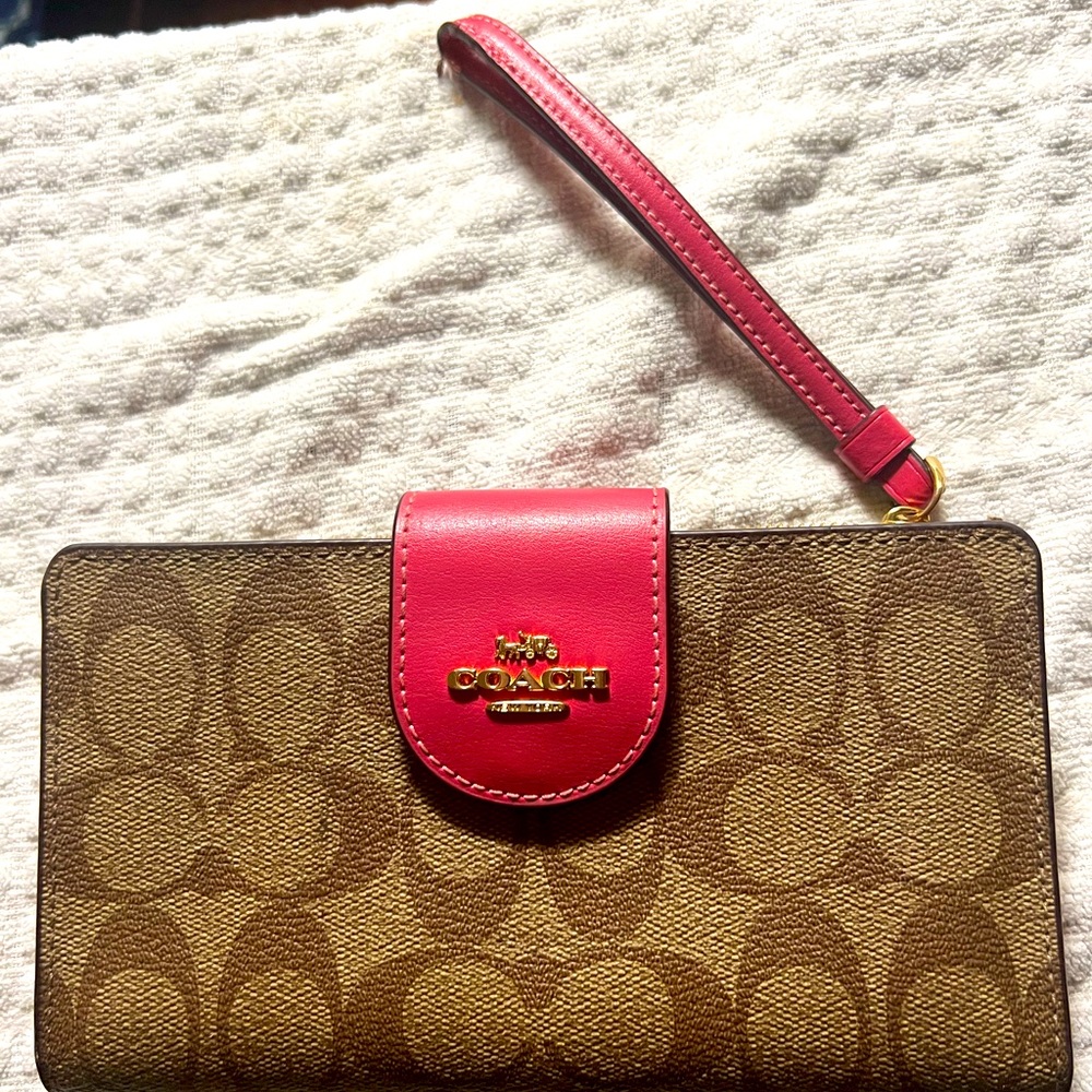 Coach Signature Colorblock Tech Wallet Khaki Signature Bold Pink